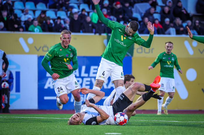 Damir og Sigurður Bjartur í baráttunni