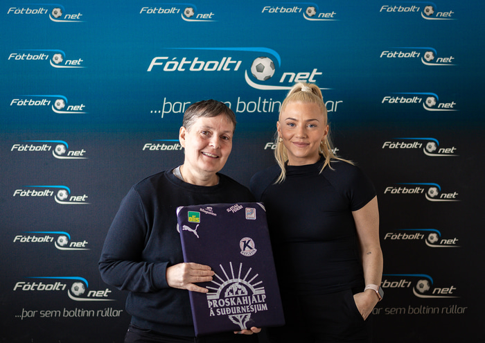 Guðrún Jóna Kristjánsdóttir, aðstoðarþjálfari Keflavíkur, og Kristrún Ýr Holm, fyrirliði.