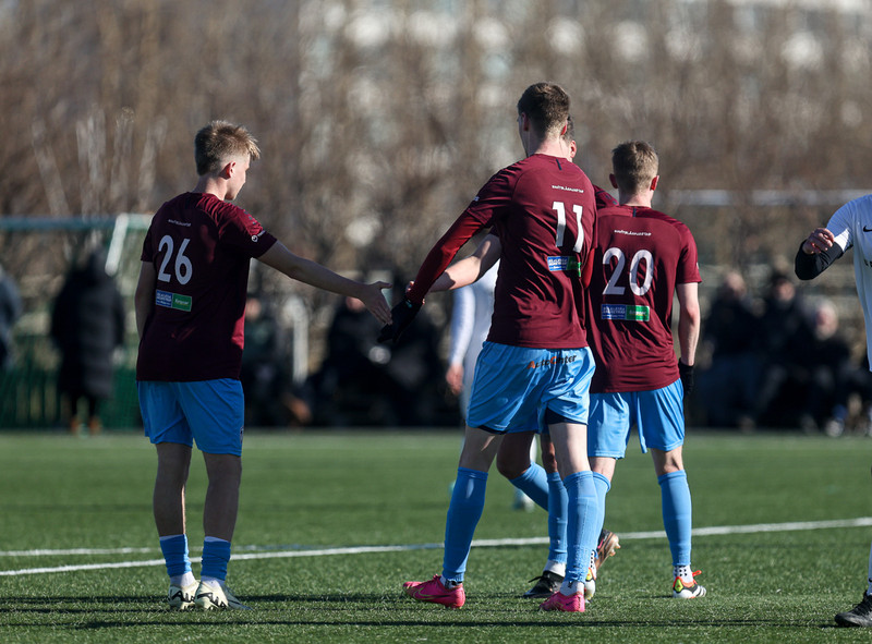 Myndaveisla: ÍR burstaði KV og komst áfram