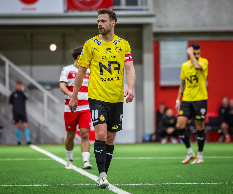 Arnór spilað nánast allan ferilinn kviðslitinn en gat það ekki lengur
