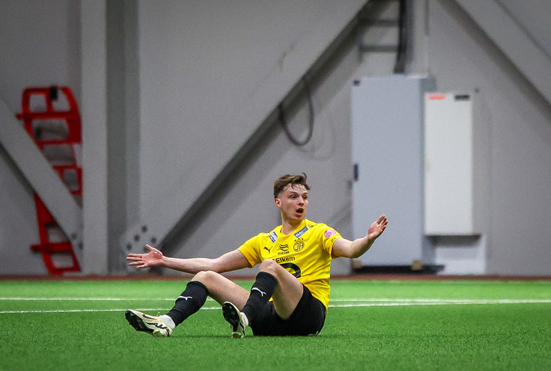 Steinar fær kakó og marmelaði.