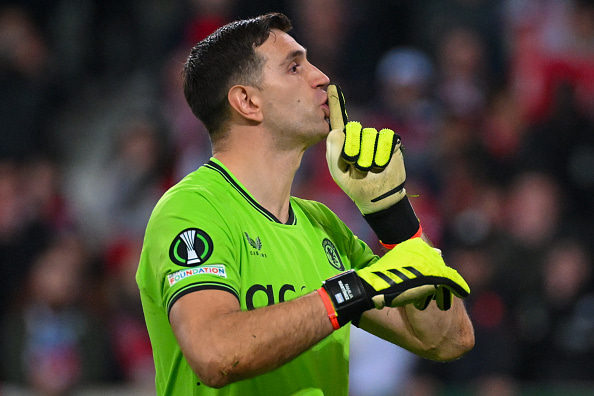 Emiliano Martinez, markvörður Aston Villa.