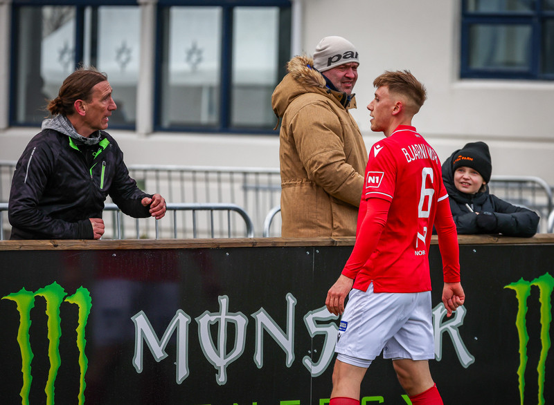 Hughreystur af pabba eftir rauða spjaldið