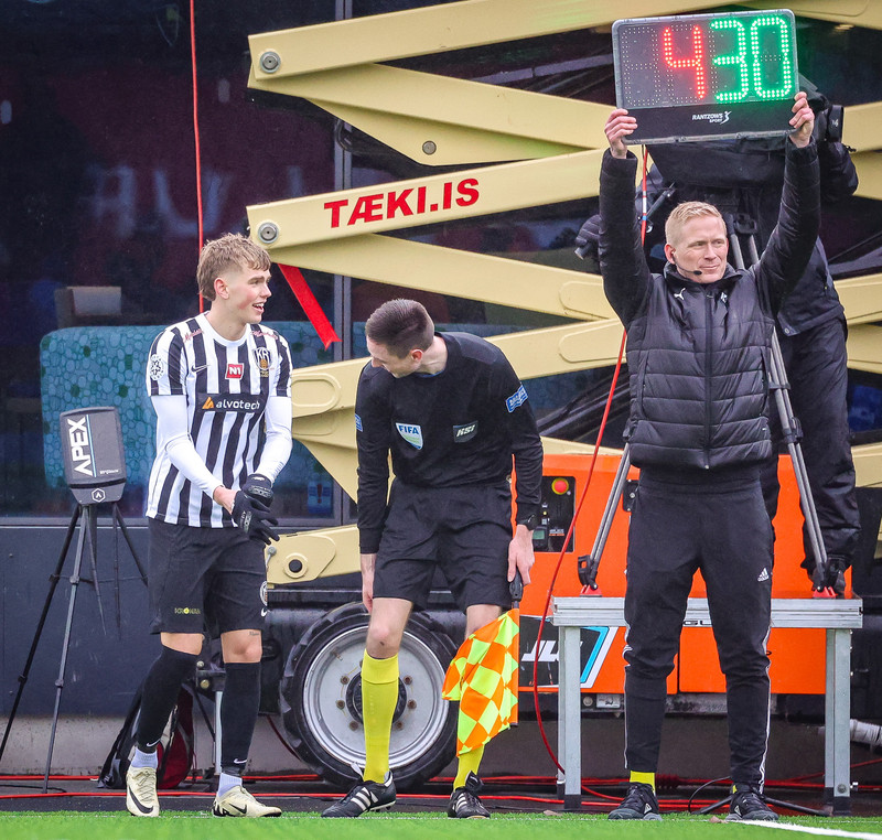 Legghlífar Rúriks voru svo litlar að þær bara sáust ekki