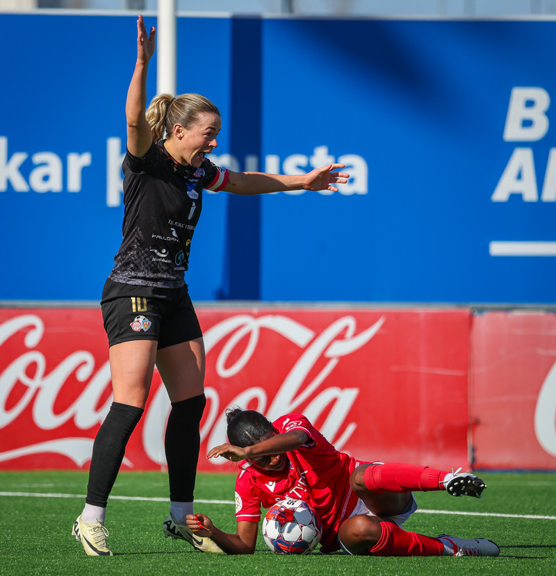 Sandra María er í liðinu.