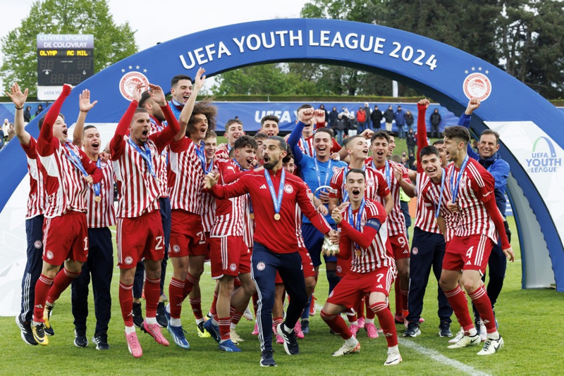 Olympiakos vann AC Milan í úrslitaleik.