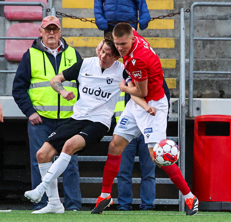 Sjáðu tæklingu Grétars - „Hagaði sér eins og lítill krakki"