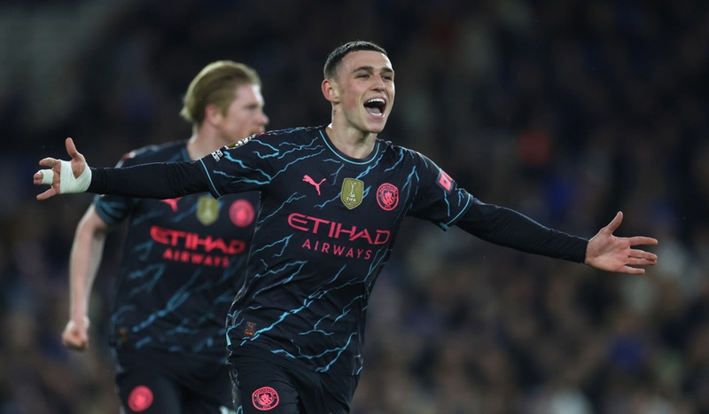 <b>Sóknarmaður: Phil Foden (Manchester City)</B> - Rosalegt tímabil sem drengurinn hefur átt. Hann skoraði annað mark City í 4-0 sigrinum gegn Fulham. Meistararnir litu aldrei til baka eftir það.