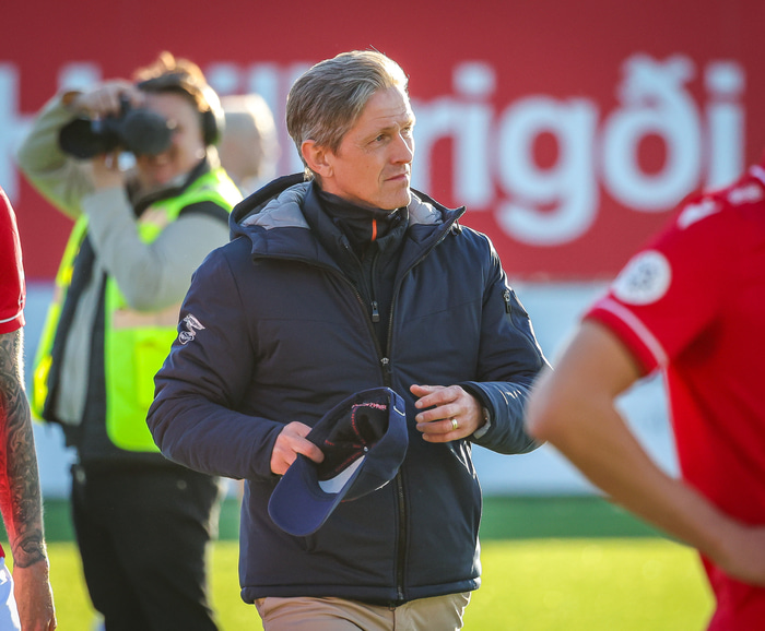 Arnar Grétarsson þjálfari Vals.