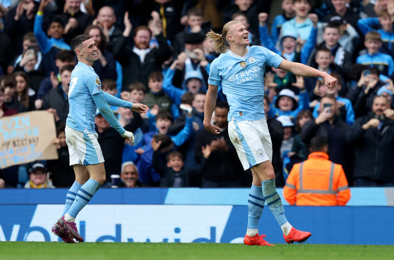 England í dag - Man City einum sigri frá titlinum