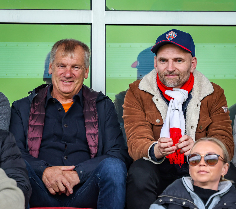 <b>Ólafur Jóhannesson</b> - Einn sigursælasti þjálfari í sögu íslenska boltans gæti verið tilbúinn í eitt gigg í viðbót. Ekki láta ykkur bregða ef hann tekur þá Bjössa Hreiðars með sér.