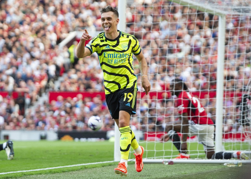 England: Trossard skaut Arsenal á toppinn