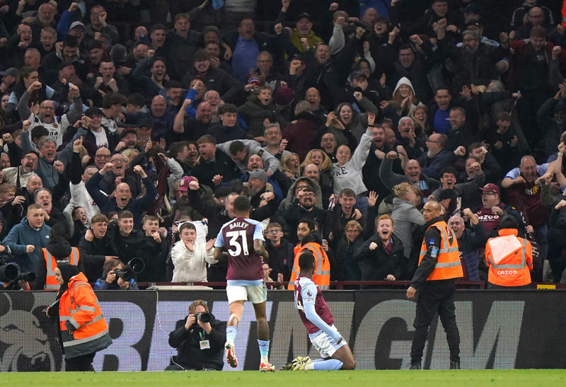England: Varamaðurinn Durán bjargaði stigi fyrir Villa - Tottenham getur blandað sér í baráttuna
