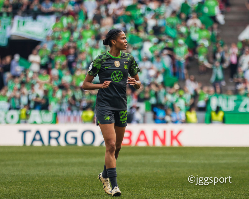 Wolfsburg missteig sig í toppbaráttunni