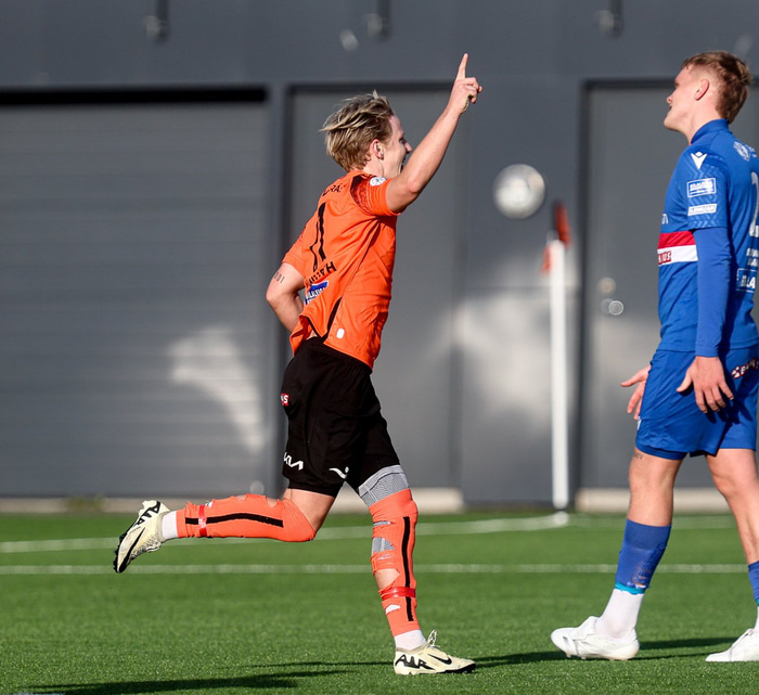 Þórður skoraði tvö mörk og hefði hæglega getað gert fleiri.