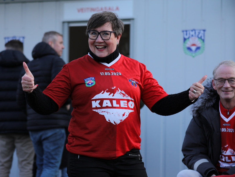 Helga í treyjunni góðu.