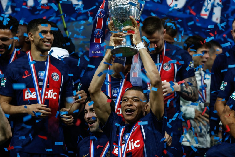 Kylian Mbappe gerði fimm ára samning við félagið