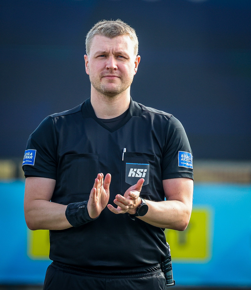Jón Þór hafði samband við Elías og þeir fóru yfir málin.