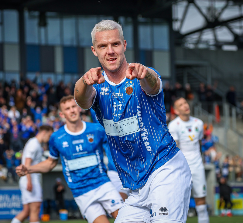 Besta deildin: Tveir reknir af velli þegar Fram sigraði KR