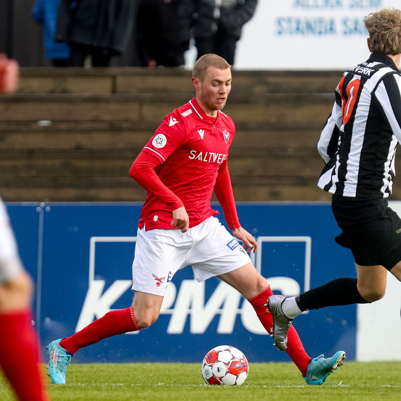 <b>Sterkastur í 9. umferð</b> - Kviknað á Tryggva nágranna