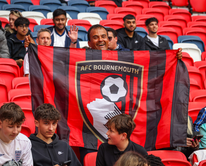 Bournemouth fær bakvörð frá Barcelona