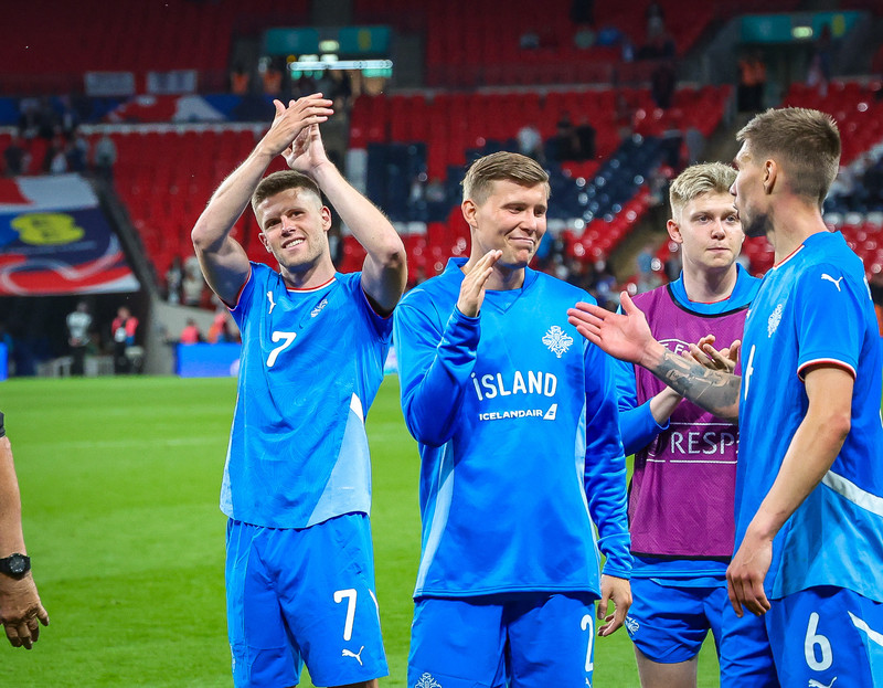 Eftir sigur Íslands á Wembley.