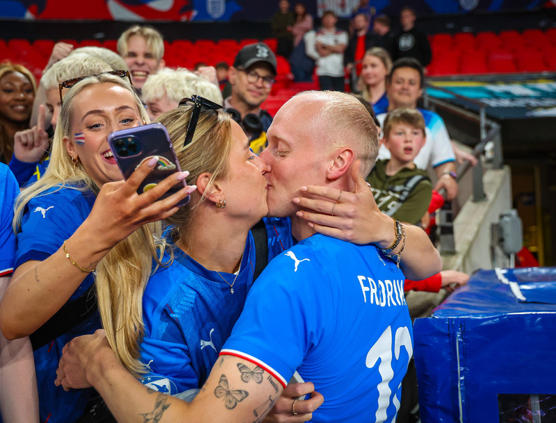 Ástfangna landsliðsparið fagnaði saman eftir leik