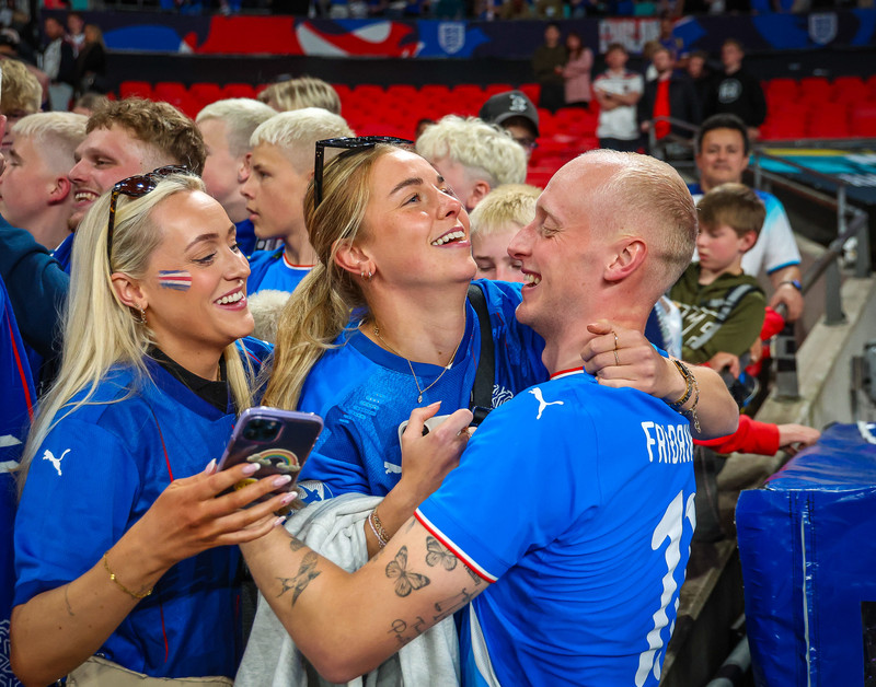 Ástfangna landsliðsparið fagnaði saman eftir leik