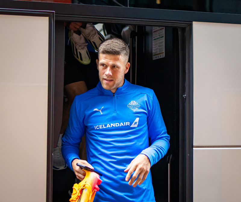 Jóhann Berg endursamdi við Burnley.