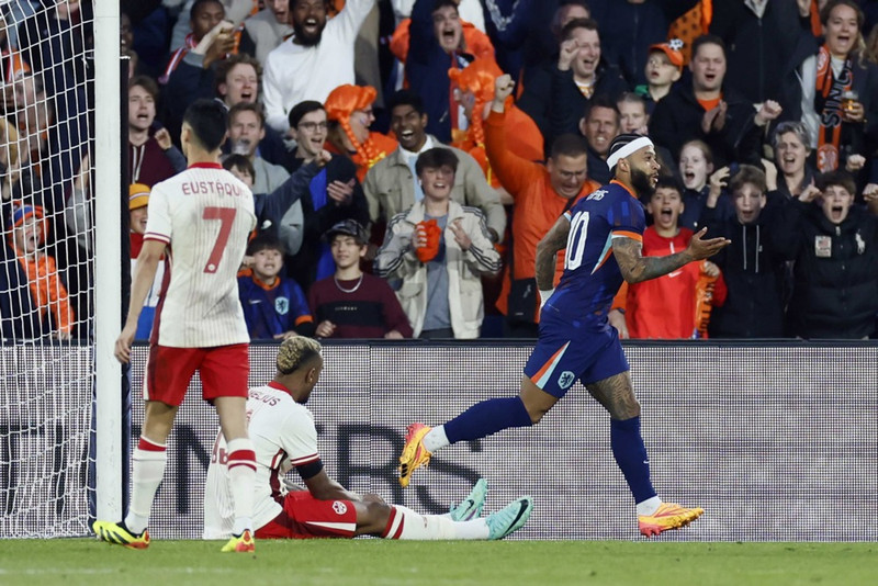 Koeman um höfuðband Depay: Ég var ekkert sérstaklega hrifinn af þessu