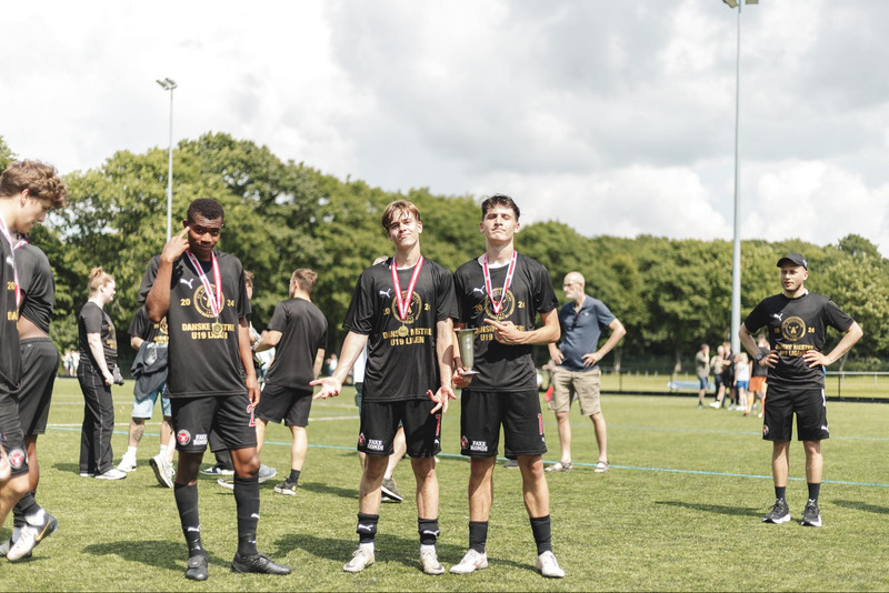 Meistari bæði tímabilin með U19.