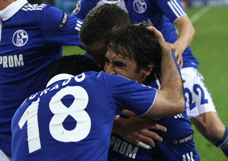 Raul var hjá Schalke áður en ferlinum lauk.