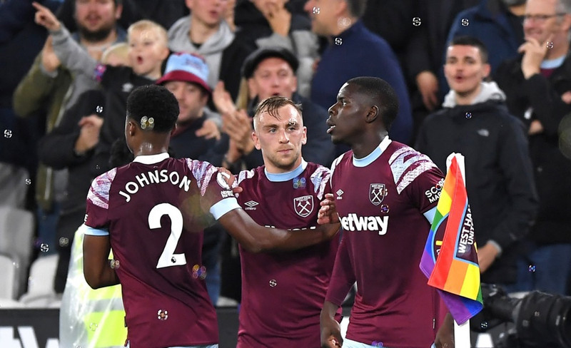West Ham fagnar marki á síðasta tímabili.