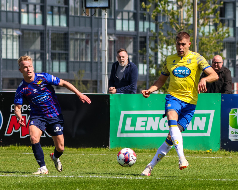 Dennis Nieblas Moreno leikur áfram með Grindavík í sumar.