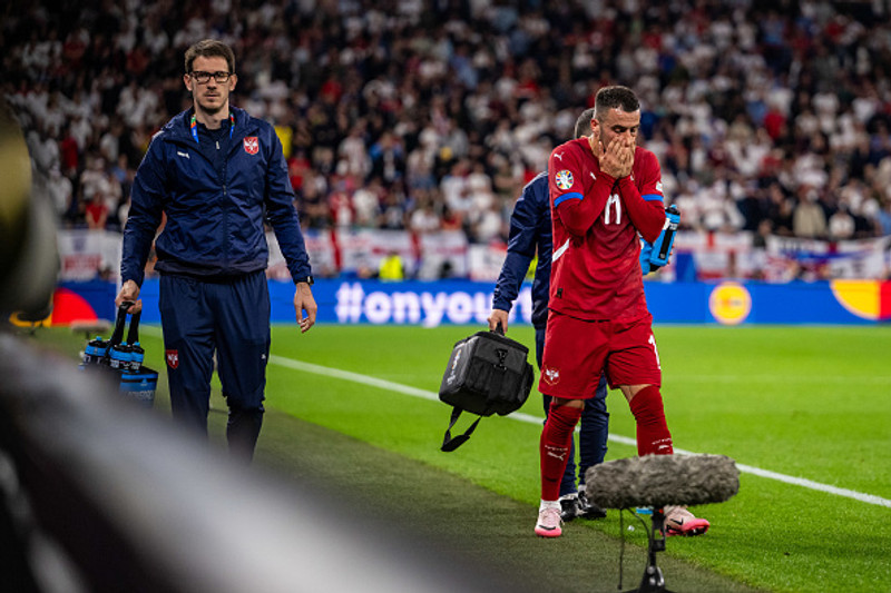 Kostic meiddur og á heimleið frá EM