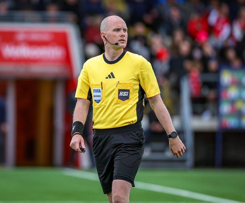 Nýi dómarabúningurinn heillaði fólkið í stúkunni
