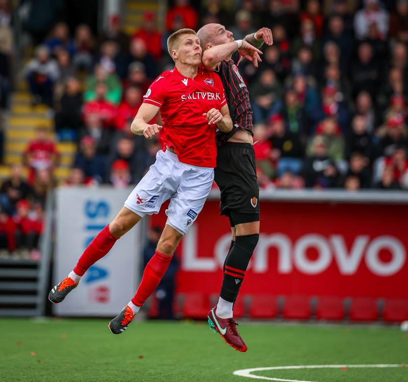 Aron Jó og Matti Villa fengu olnbogaskot í andlitið frá stjörnunum (Myndir)