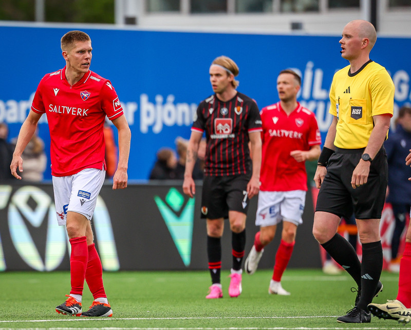 Aron Jó og Matti Villa fengu olnbogaskot í andlitið frá stjörnunum (Myndir)