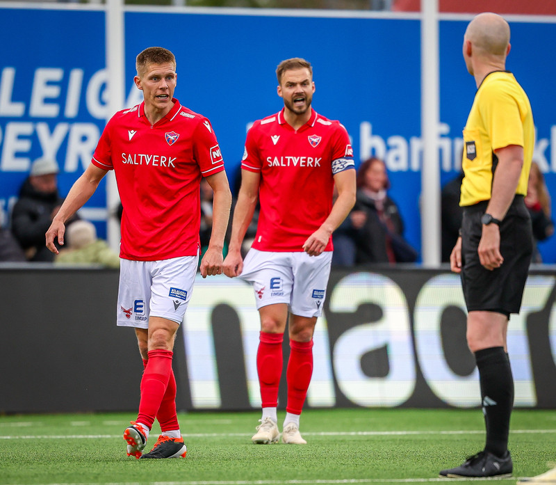Aron Jó og Matti Villa fengu olnbogaskot í andlitið frá stjörnunum (Myndir)