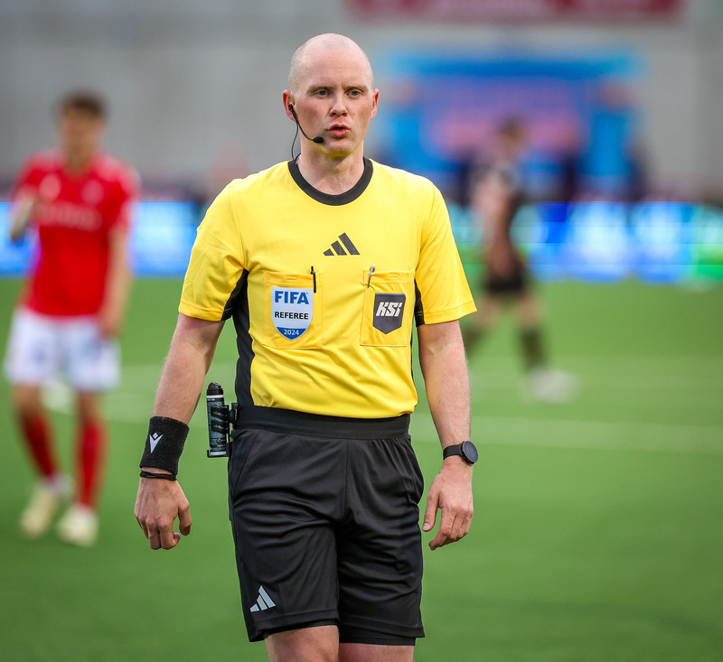 Nýi dómarabúningurinn heillaði fólkið í stúkunni