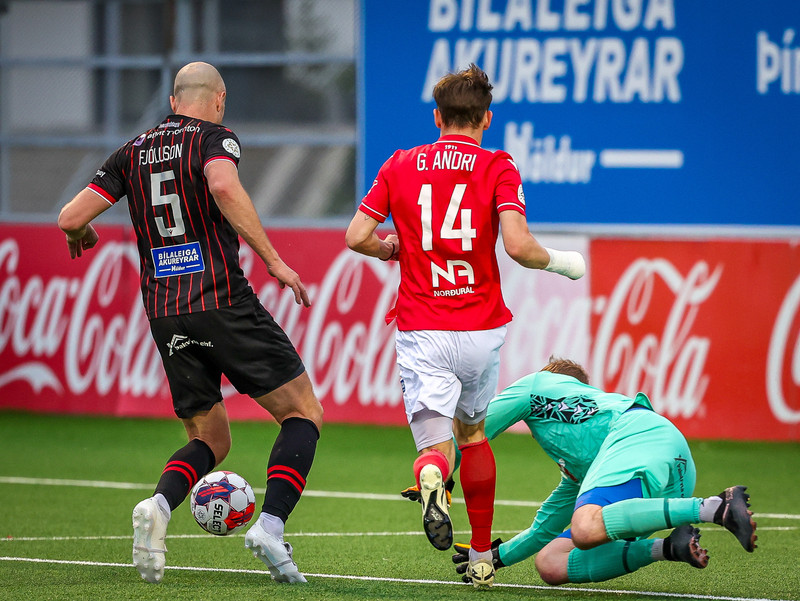 Myndir af vítadómnum sem réði úrslitum