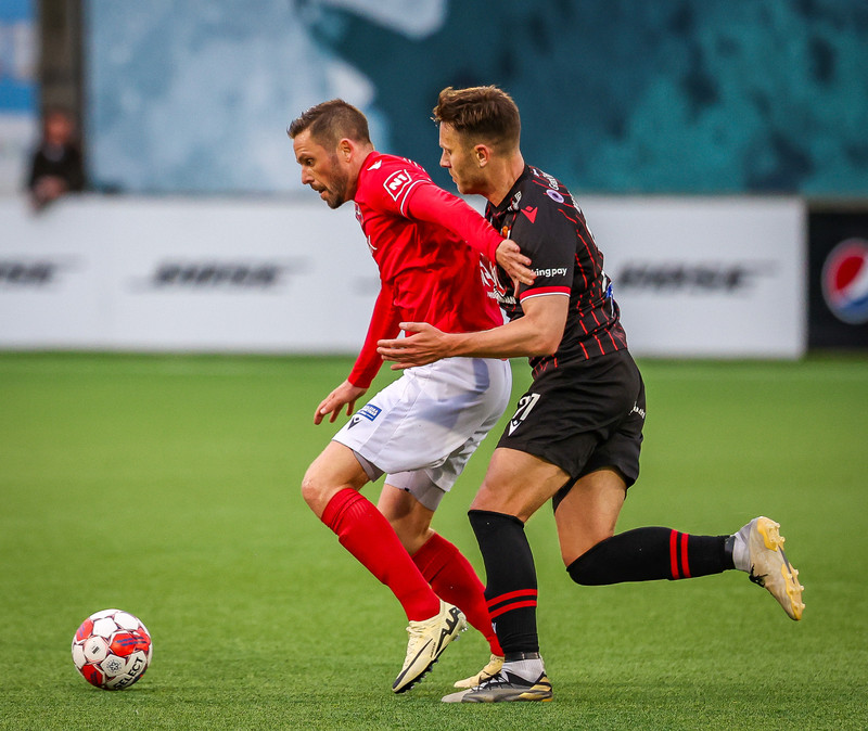 Aron Jó og Matti Villa fengu olnbogaskot í andlitið frá stjörnunum (Myndir)