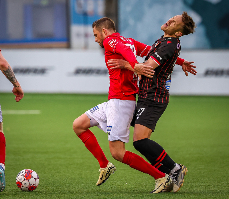 Aron Jó og Matti Villa fengu olnbogaskot í andlitið frá stjörnunum (Myndir)