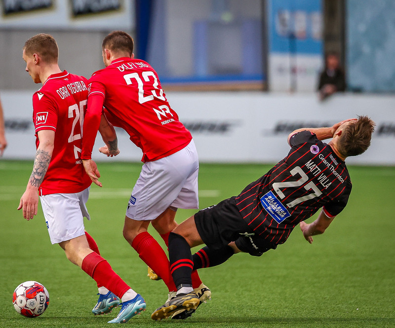 Aron Jó og Matti Villa fengu olnbogaskot í andlitið frá stjörnunum (Myndir)