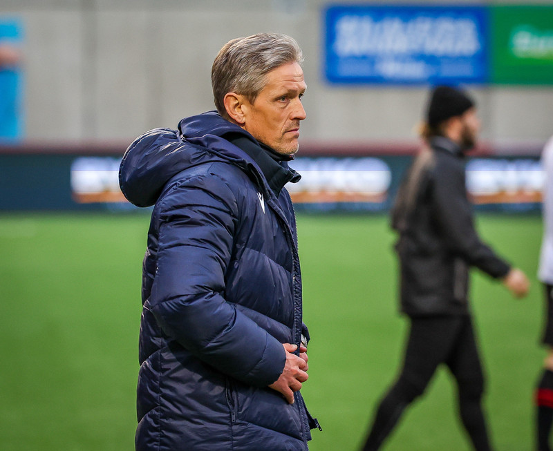 Martraðarvika Vals og pressan á Arnari eykst