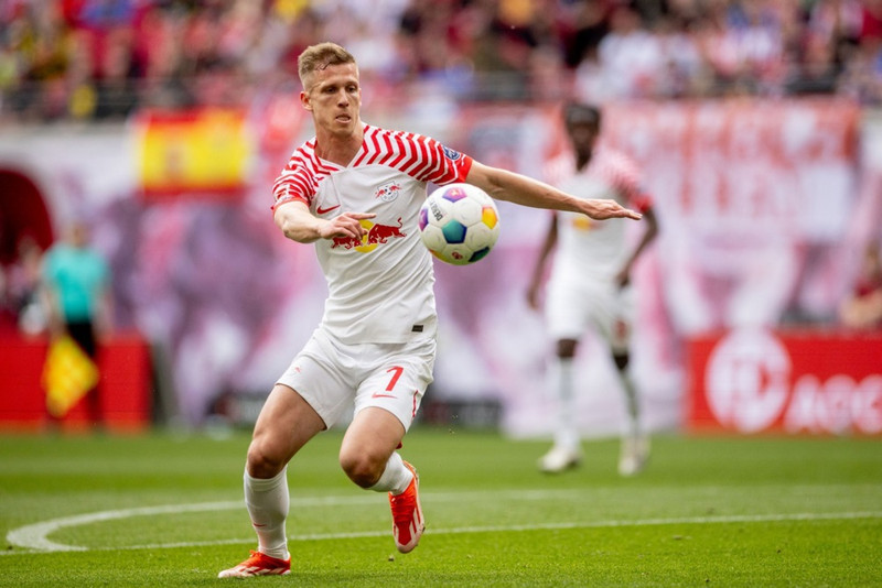 Dani Olmo er 26 ára.