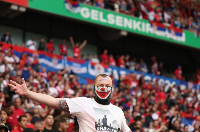 Þessi stuðningsmaður Serbíu tengist fréttinni ekki beint.