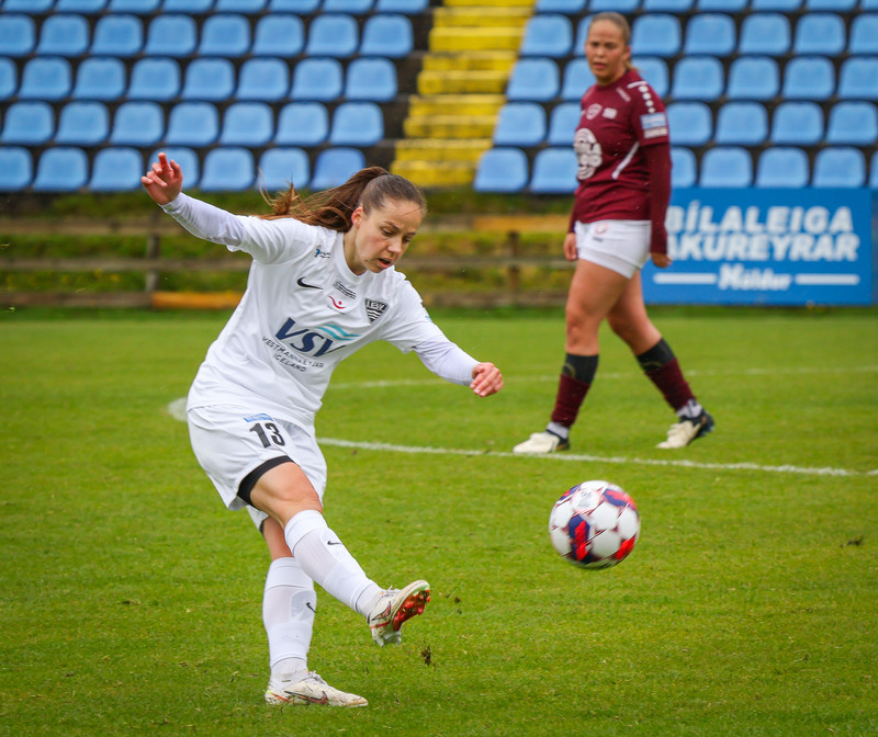 Sandra áfram hjá ÍBV