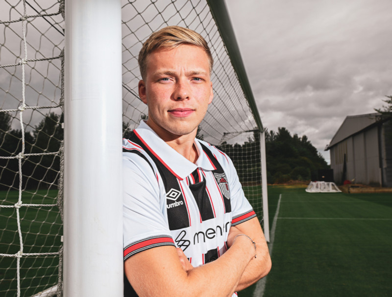 Jason Daði samdi við Grimsby Town.