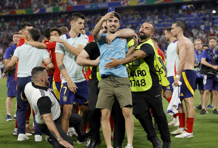 Hér má sjá mynd rétt áður en Morata meiðist